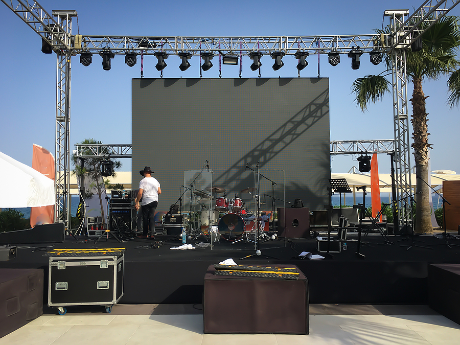 Open Air Show Stage Set Up With Led Screen, Sound And Light Syst open air show stage set up with led screen